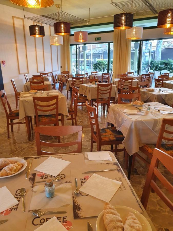 Hotel Venezia San Mauro Mare Extérieur photo